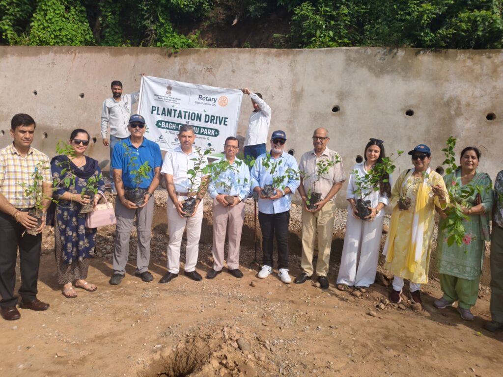 Department of Floriculture, Jammu conducts mass plantation drive at Bagh-e-Bahu