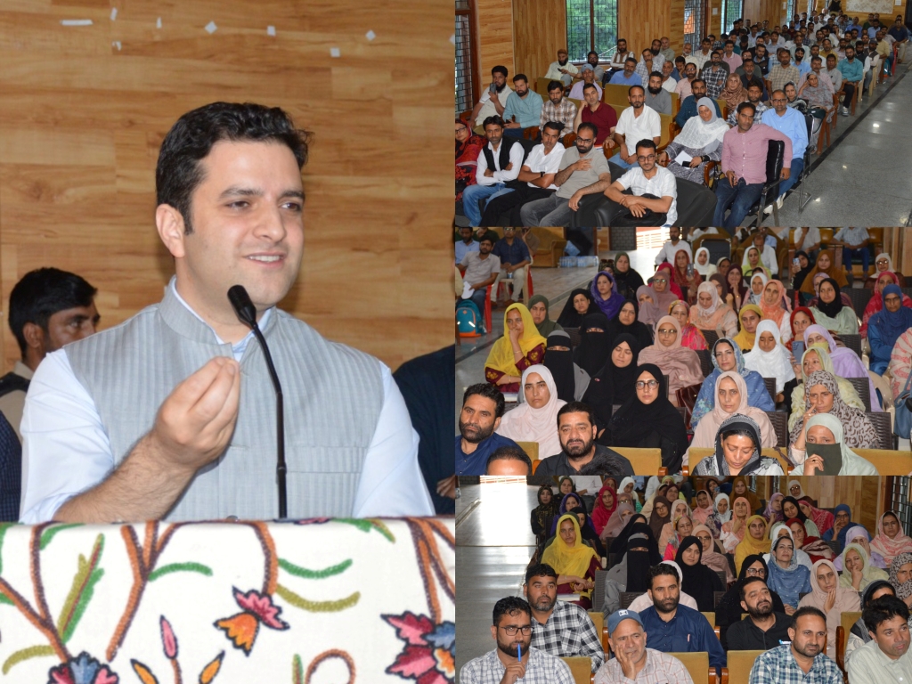 DC Budgam inaugurates Capacity Building programs for teachers under ‘Classes of Joy’ -TaRL approach