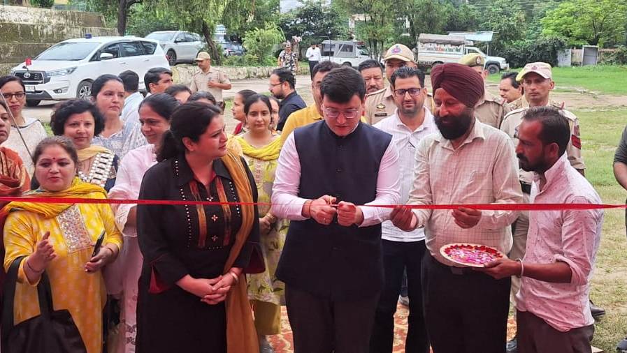 DC Udhampur inaugurates two-day photo exhibition on Nasha Mukt Bharat and Bhartiya Nyaya Sanhita at GHSS Tikri