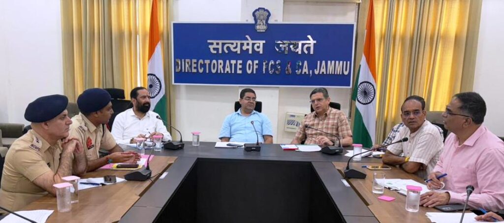 Director FCS&CA reviews ration distribution for Kashmiri Migrants