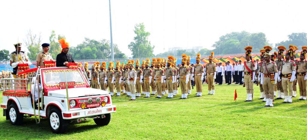 Full dress rehearsal held at MA Stadium: Div Com Jammu hoists Tricolour, takes salute at March Past