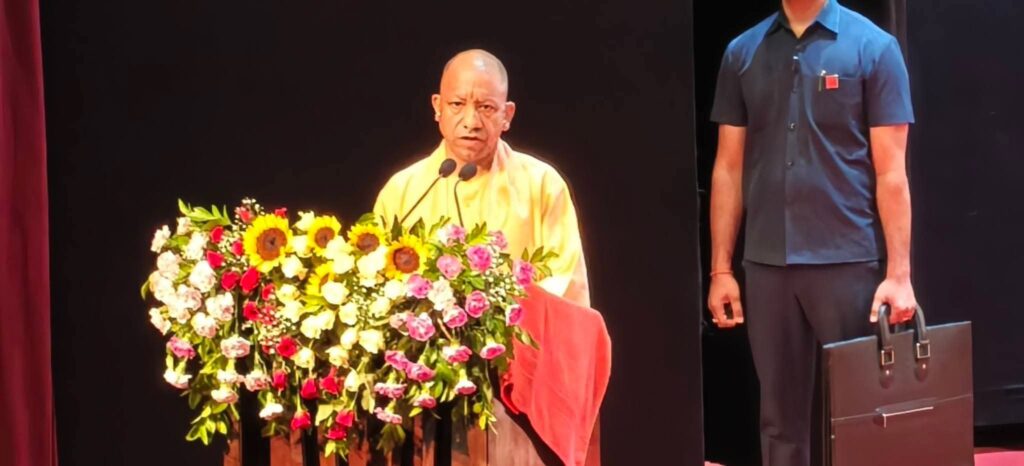 National Handloom Day: CM Yogi Adityanath salutes artisans, recalls Swadeshi Movement’s legacy