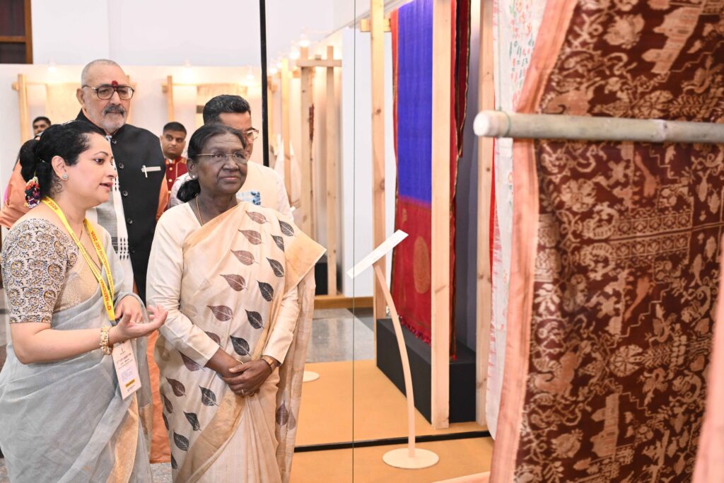 National Handloom Day 2026: President Droupadi Murmu honours 22 master artisans with Sant Kabir and National Handloom Awards