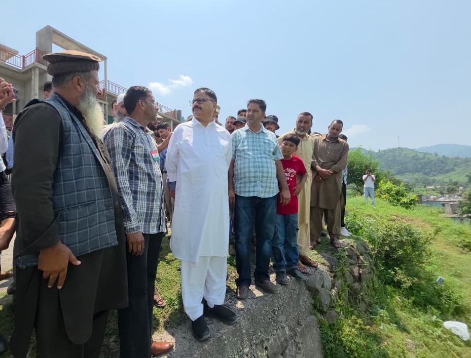 Javed Rana hears public grievances in Qazi Mohra, Jhulas; assesses issues post flash floods