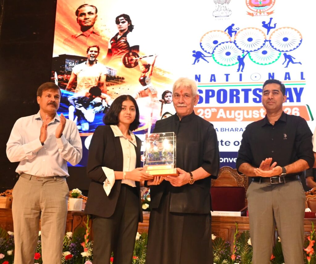 Lieutenant Governor Attended National Sports Day Function; Paid Tributes to Major Dhyan Chand