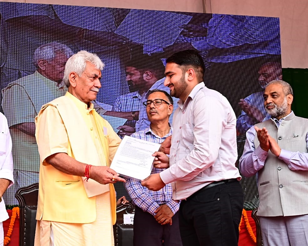 Lt Governor visits Vibrant Village Karol Krishna in Kathua