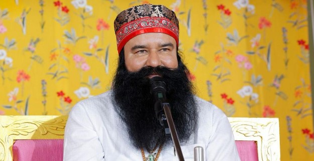 Rape convict Dera chief Gurmeet Ram Rahim reaches Sirsa HQ after 21-day parole