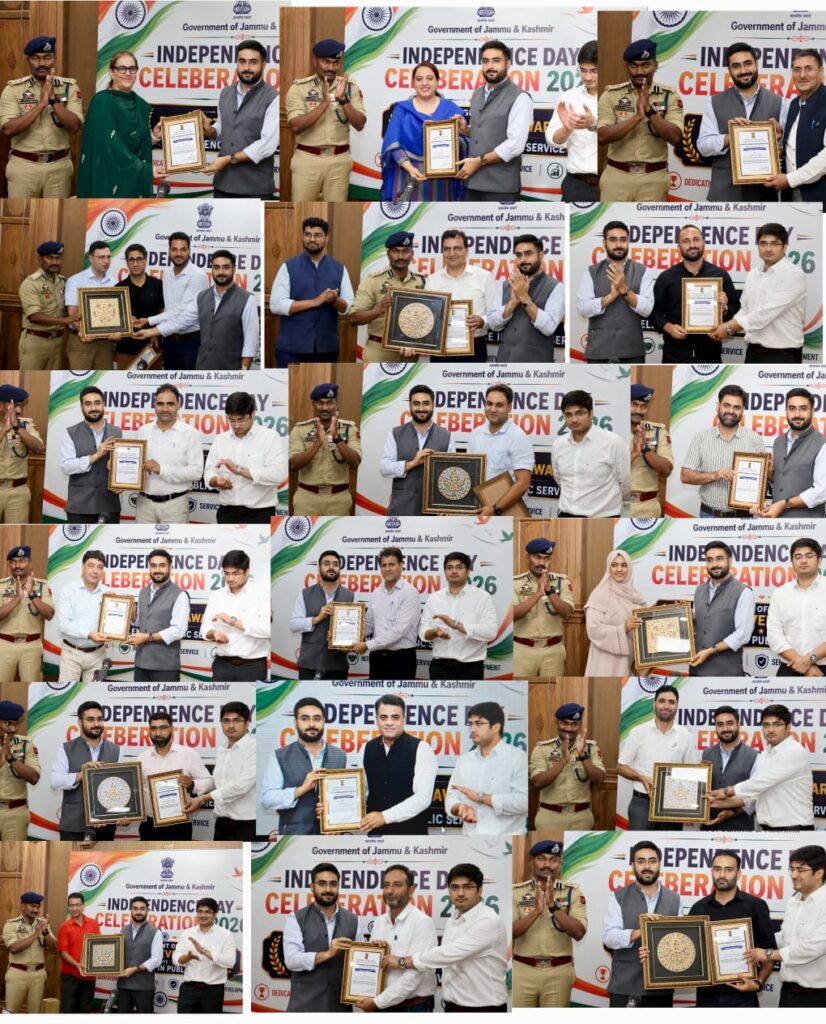 Srinagar Admin felicitates meritorious Civil & Police Officials in the run up to Independence Day Celebrations