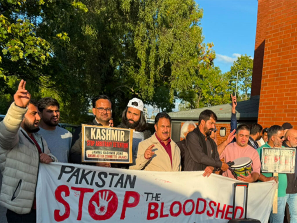 Kashmiri Diaspora Stages Protest in Manchester Over Alleged Rights Abuses in PoJK