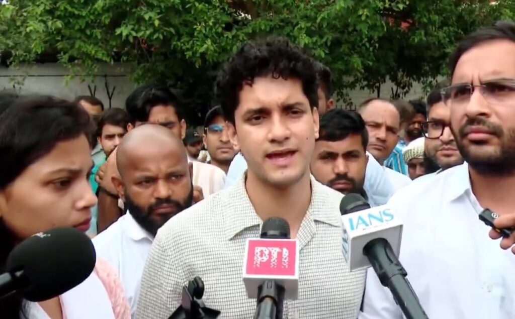 CJP protests in Delhi, seeks action against Hindutva ‘influencer’ who assaulted student’s father