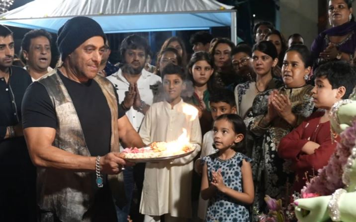 Salman Khan performs Ganpati aarti with family; sister Arpita’s sweet guidance moment goes viral
