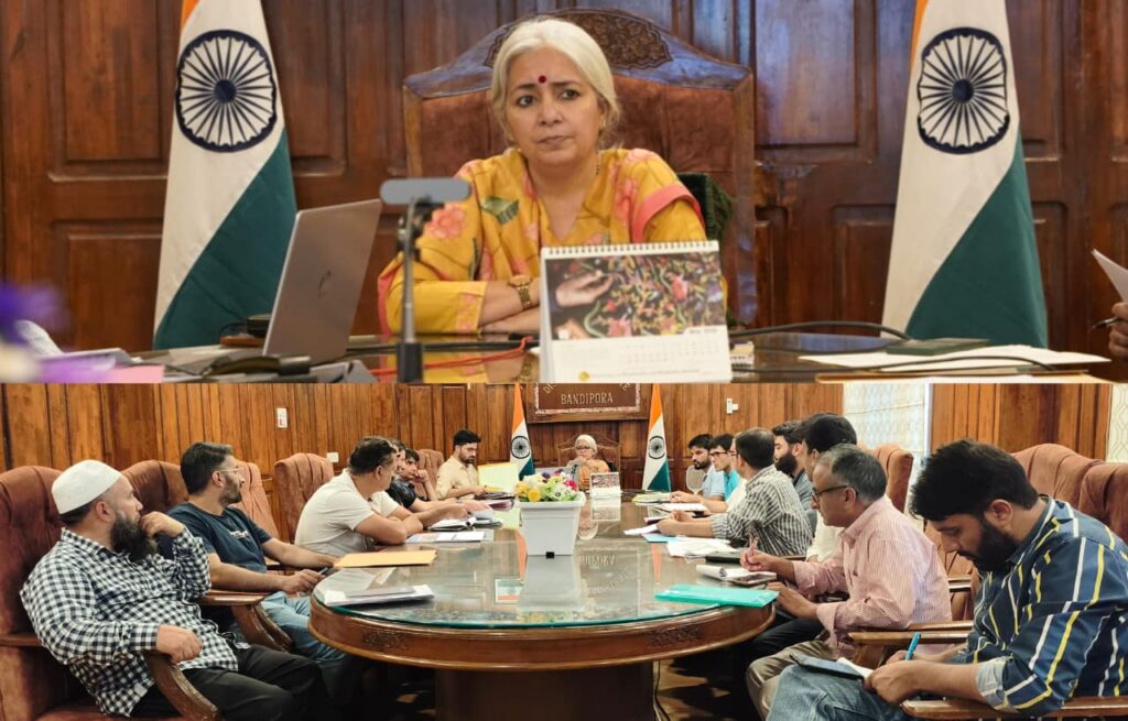 DC Bandipora reviews Water Conservation Plan, stresses coordinated action