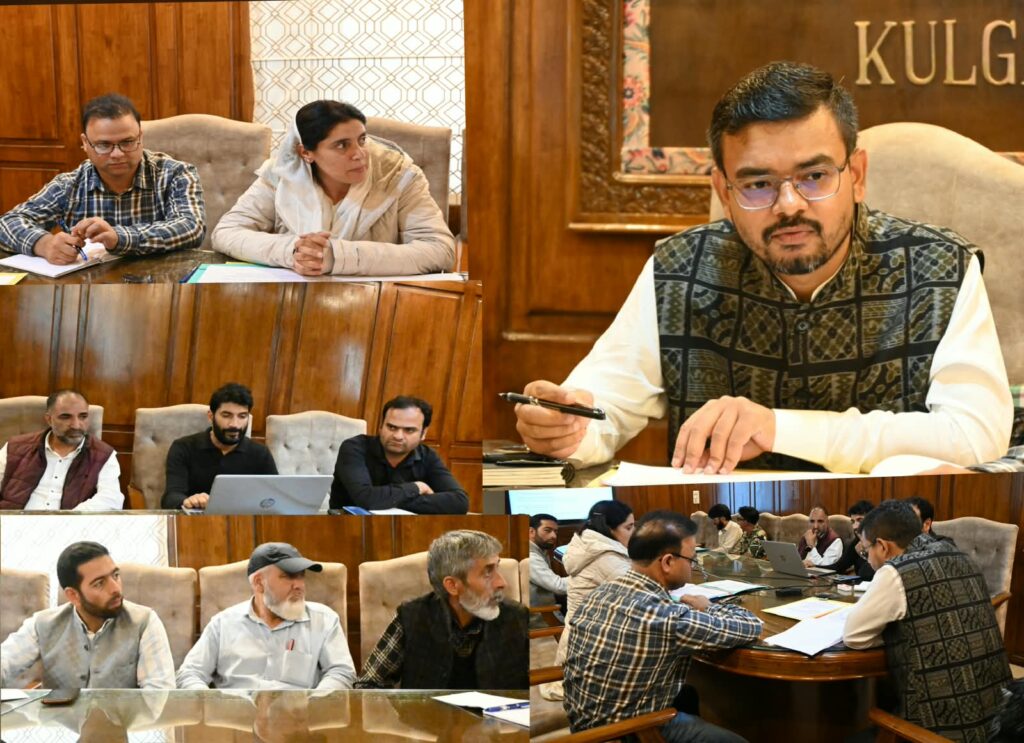 DC Kulgam reviews implementation of Green India Mission