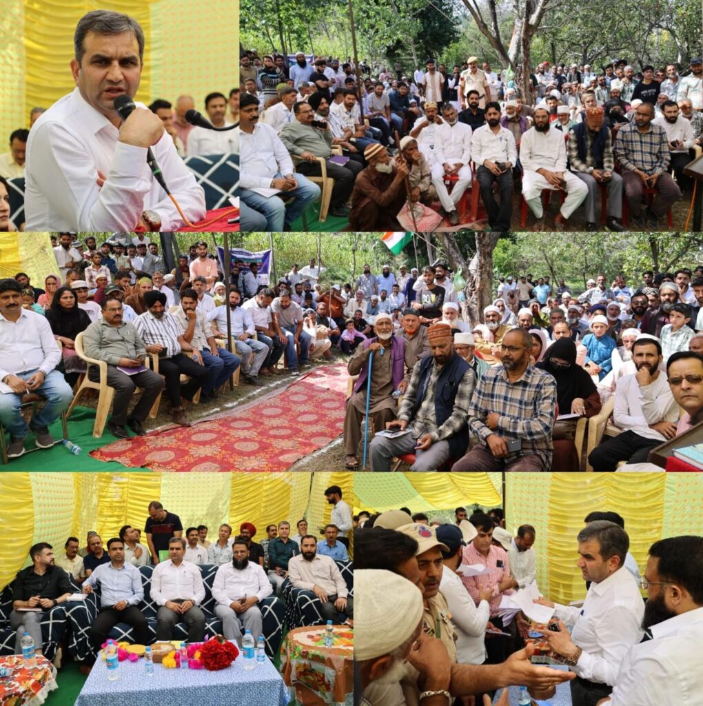 DC Ramban holds public grievances redressal camp at Seri Pura