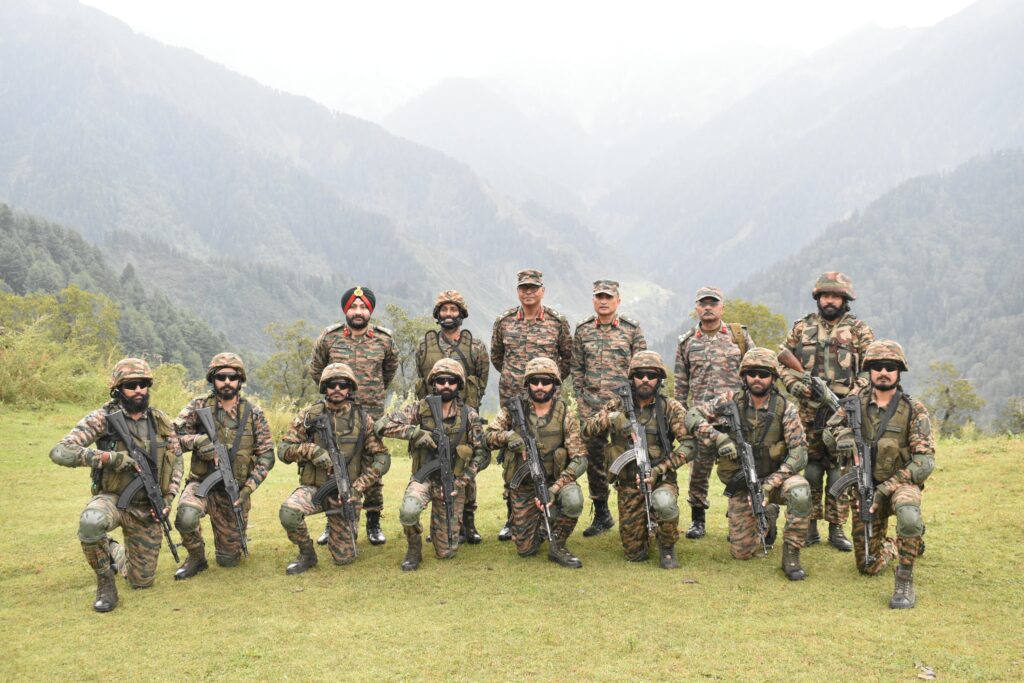White Knight Corps Commander Reviews Security, Counter-Terror Operations in Poonch