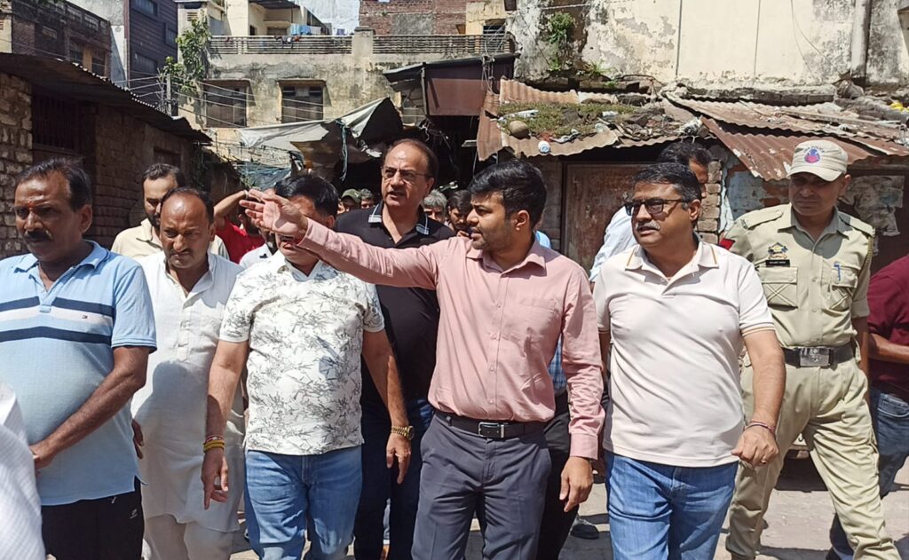 JMC Commissioner initiates redevelopment work at Parade Vegetable Market