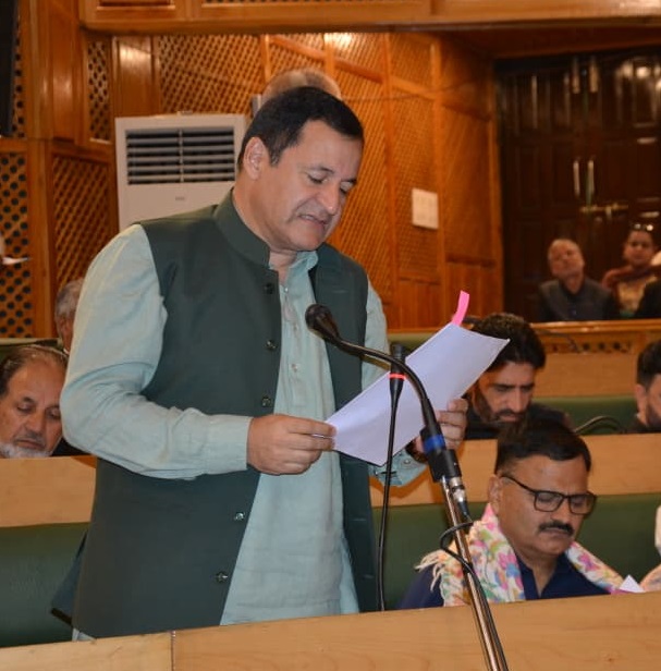 Govt intensifies Agriculture, Irrigation, Market-linkage interventions in Lolab: Javid Dar