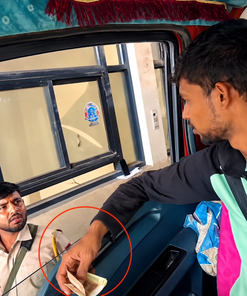 Kathua Cop Dismissed After Viral Video Shows Alleged ₹100 Bribe at Lakhanpur Checkpoint