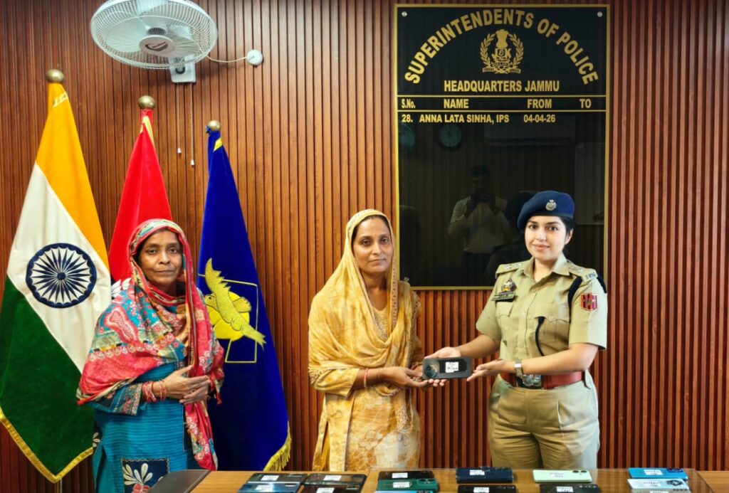 Jammu Police Returns 60 Recovered Mobile Phones Worth ₹10 Lakh to Owners