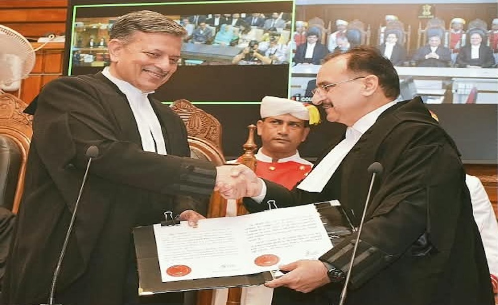 Yash Paul Bourney Sworn in as Judge of the High Court of J&K and Ladakh