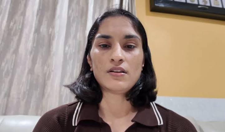 Delhi High Court seeks WFI’s stand on Vinesh Phogat’s challenge to show-cause notices, disciplinary action