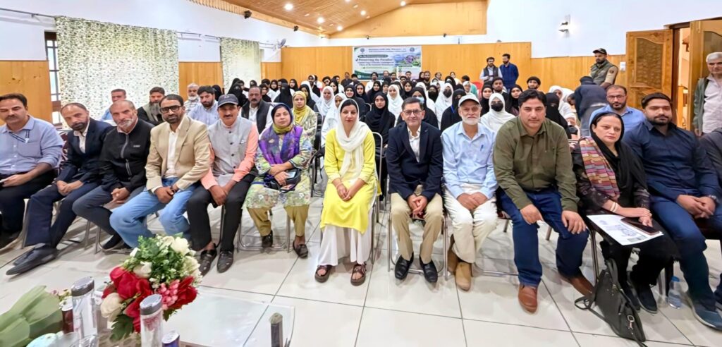 CSIR-IIIM Holds Outreach Programme to Protect Endangered Flora of Kashmir Himalayas