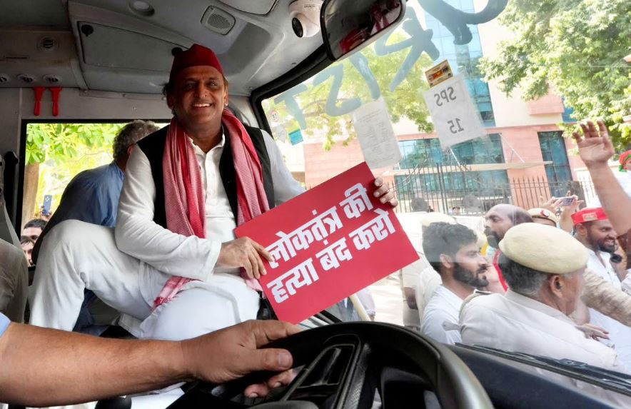 INDIA bloc march to Election Commission: Several opposition leaders detained