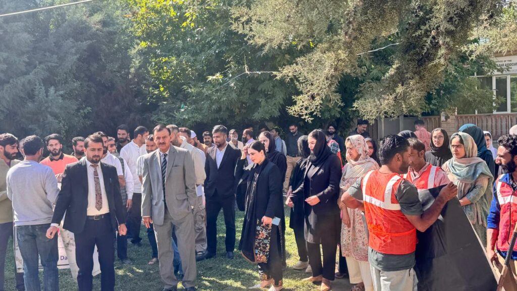 DLSA Shopian observes Gandhi Jayanti with “Swachhata Hi Seva” Campaign at district Court Complex