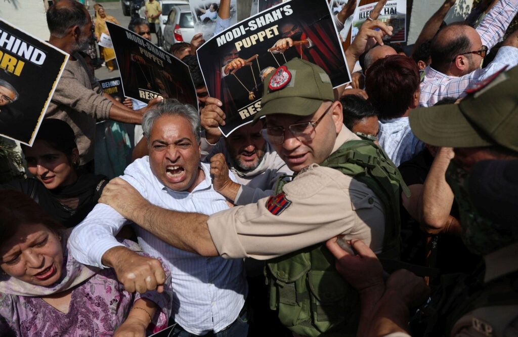 J&K Congress protests against treatment meted out to agitating leaders in Delhi