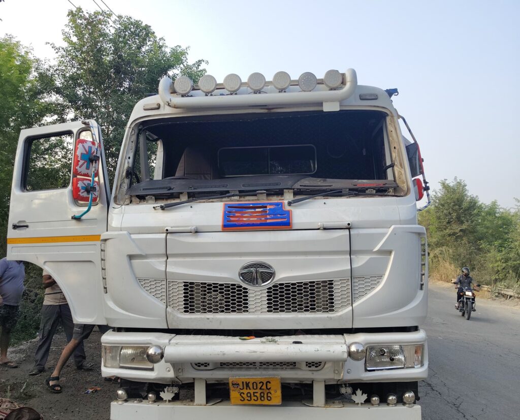 Kathua Police Rescue 13 Bovines, Seize Truck in Lakhanpur