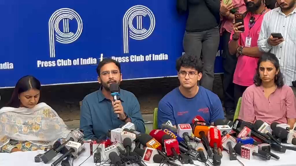 Cockroach Janata Party Calls Delhi Security Clampdown an ‘Open Emergency’